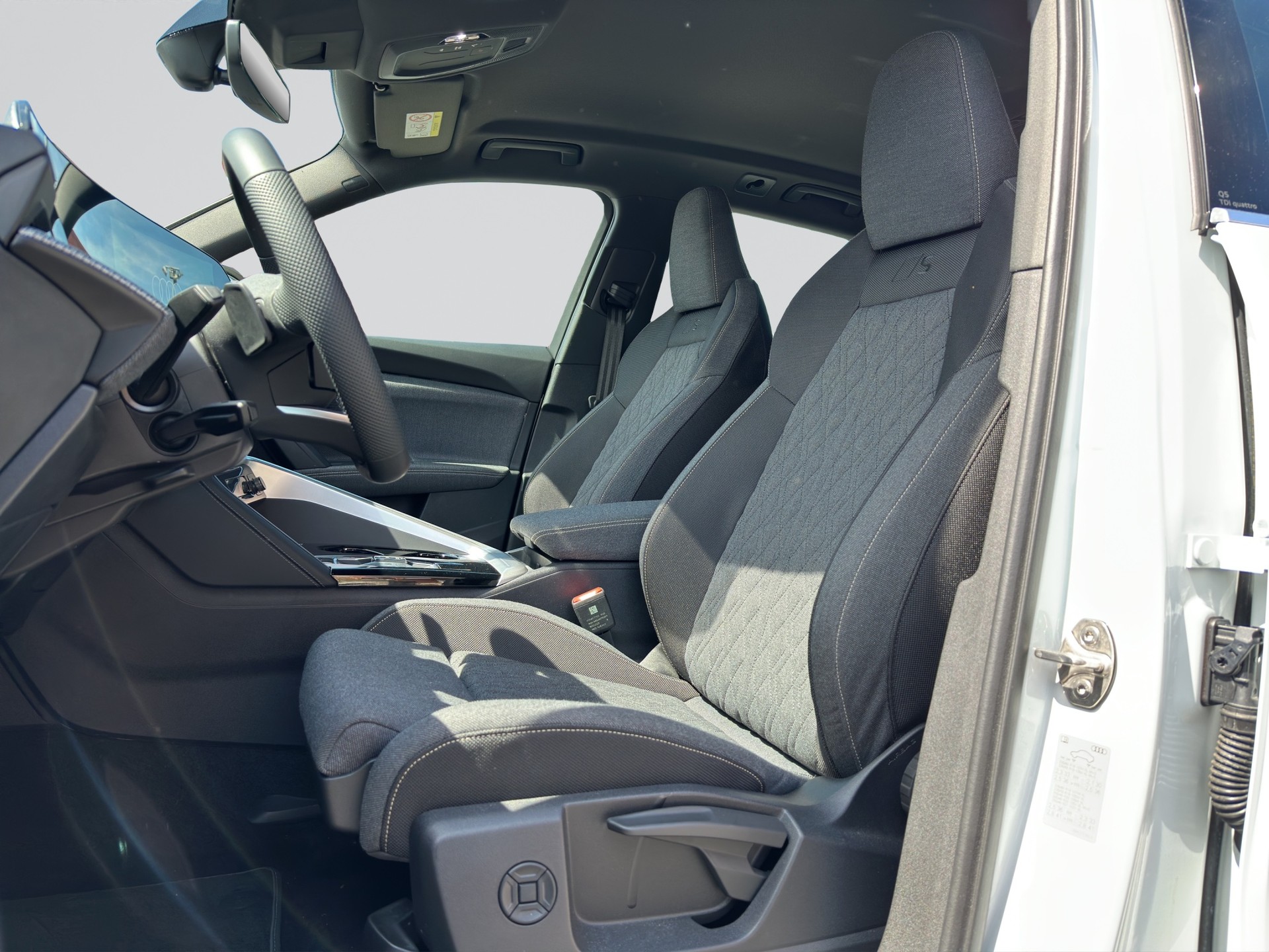 AUDI Q5 TDI S-Line quattro S-tronic-image-5