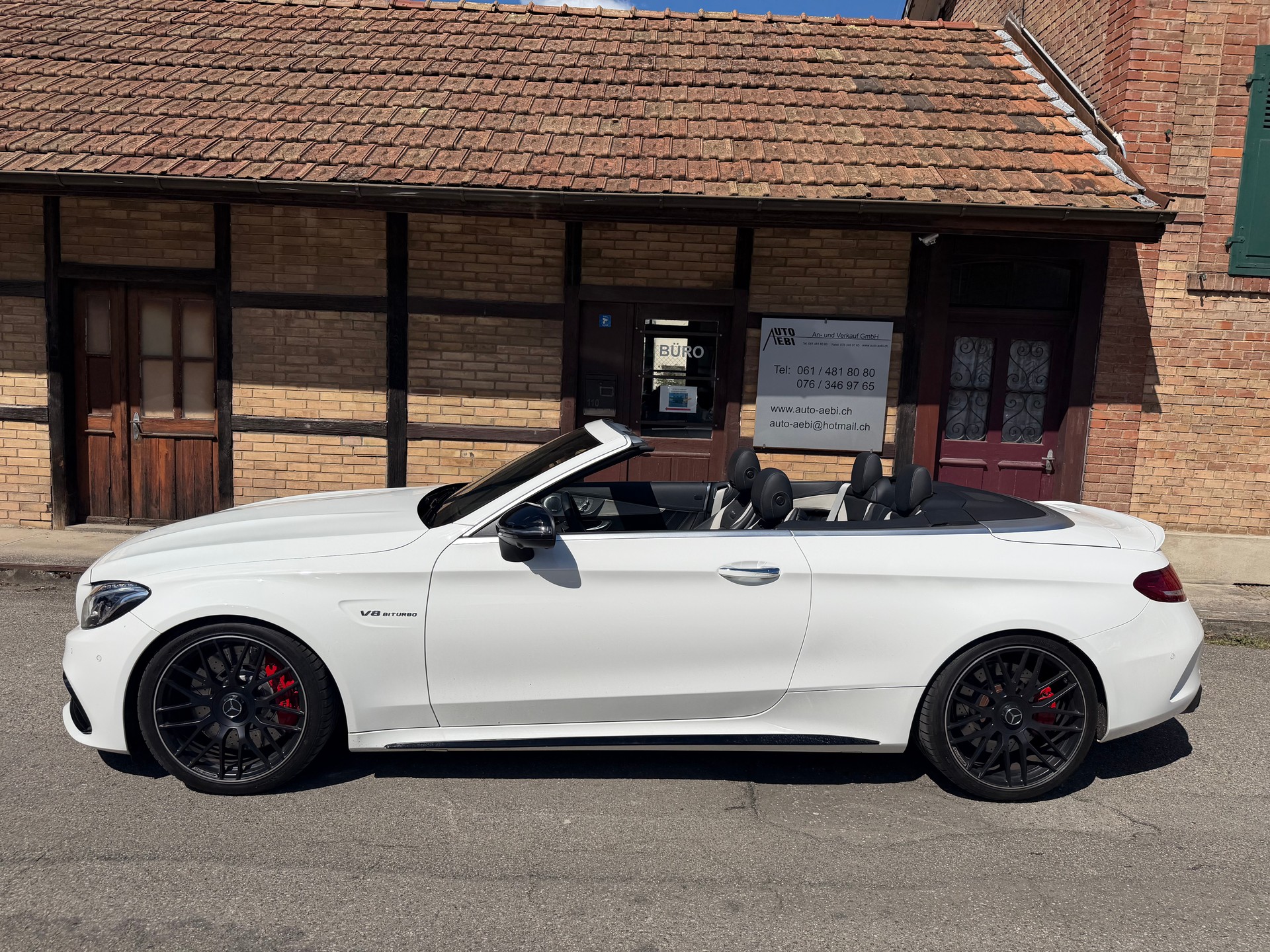 MERCEDES-BENZ C 63 S Cabriolet AMG Speedshift-image-2