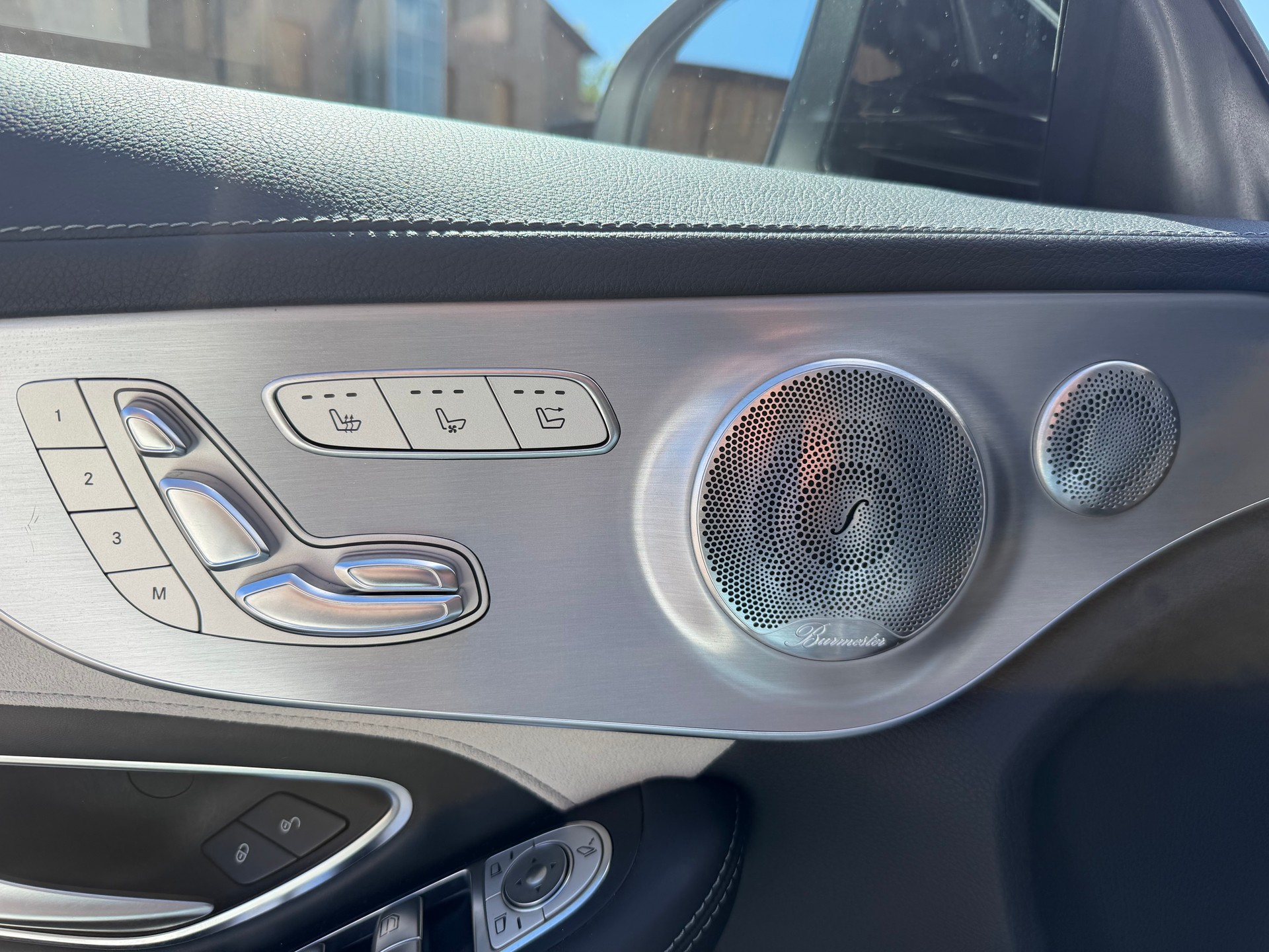 MERCEDES-BENZ C 63 S Cabriolet AMG Speedshift-image-12