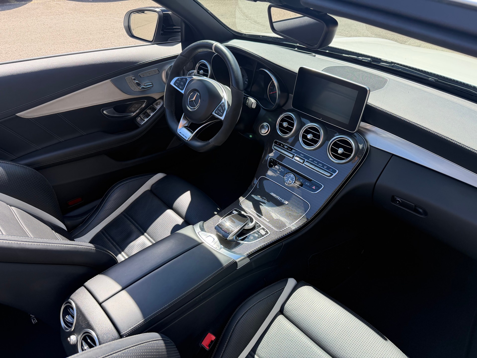 MERCEDES-BENZ C 63 S Cabriolet AMG Speedshift-image-13