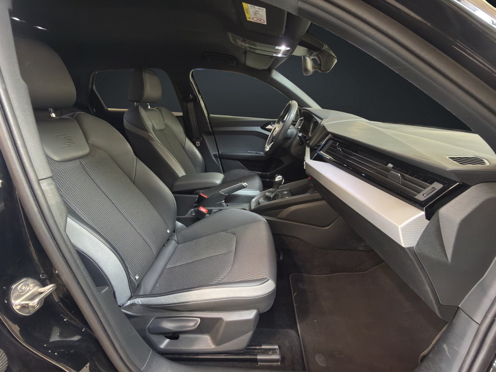 AUDI A1 Sportback 30 TFSI Attraction S-tronic-image-11