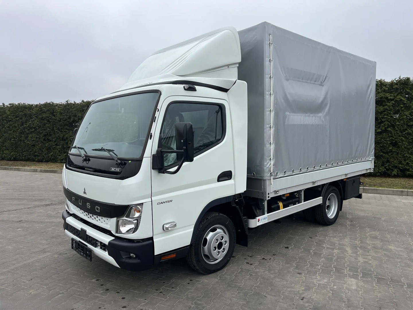 MITSUBISHI Fuso Canter 3c15 Plane