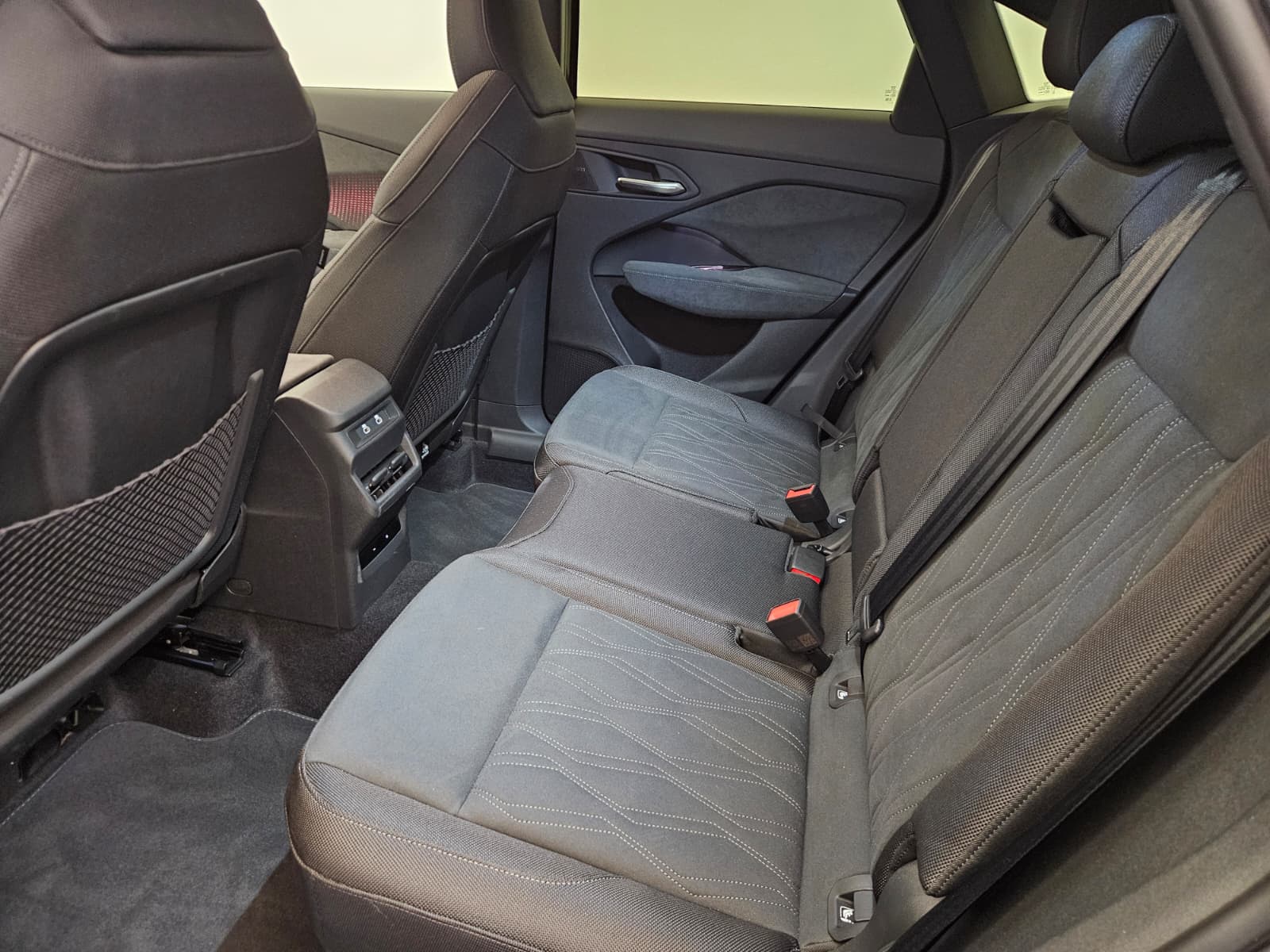 AUDI Q3 Sportback e-hybrid 200 kW S tronig-image-12