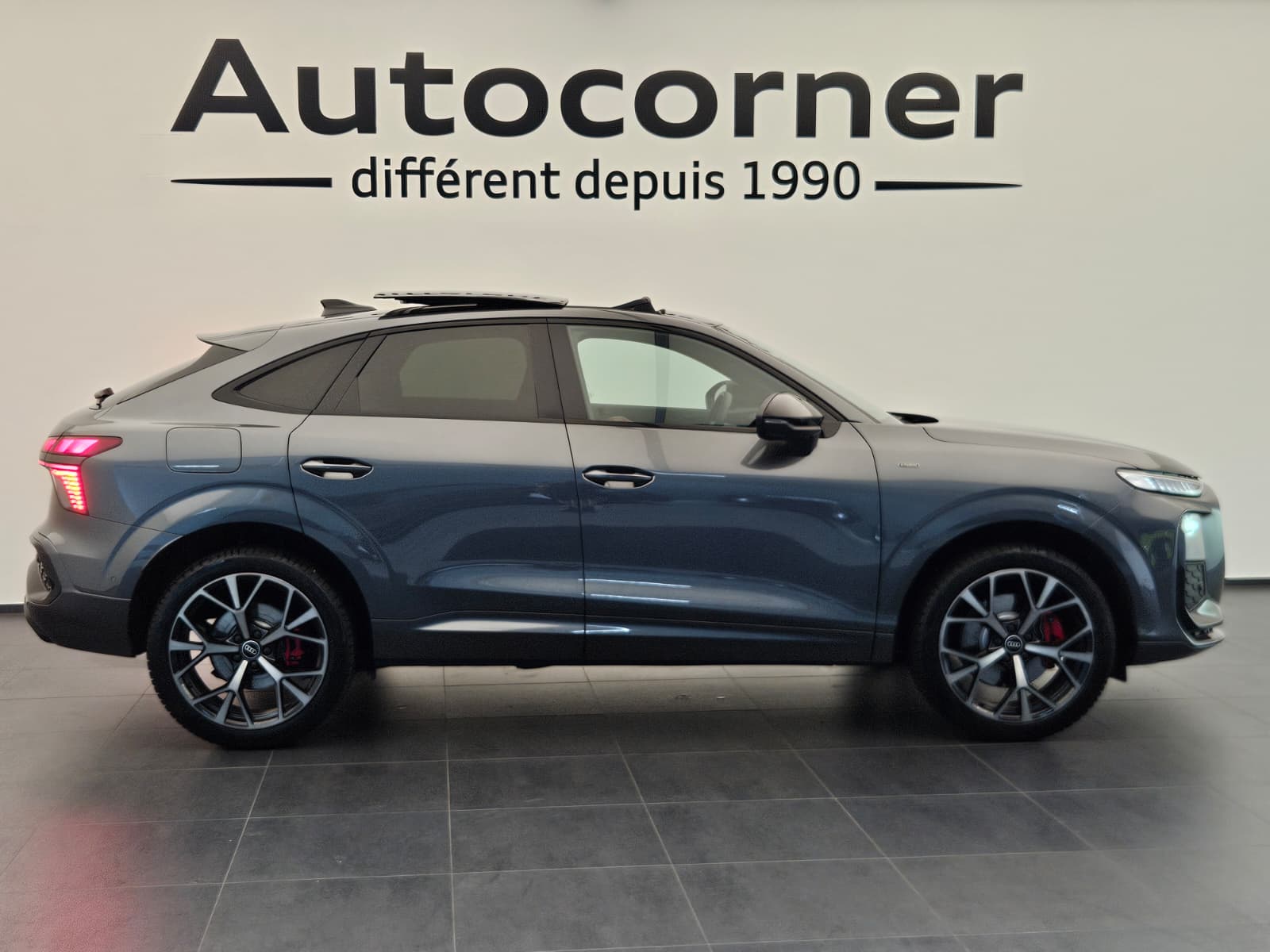 AUDI Q3 Sportback e-hybrid 200 kW S tronig-image-5