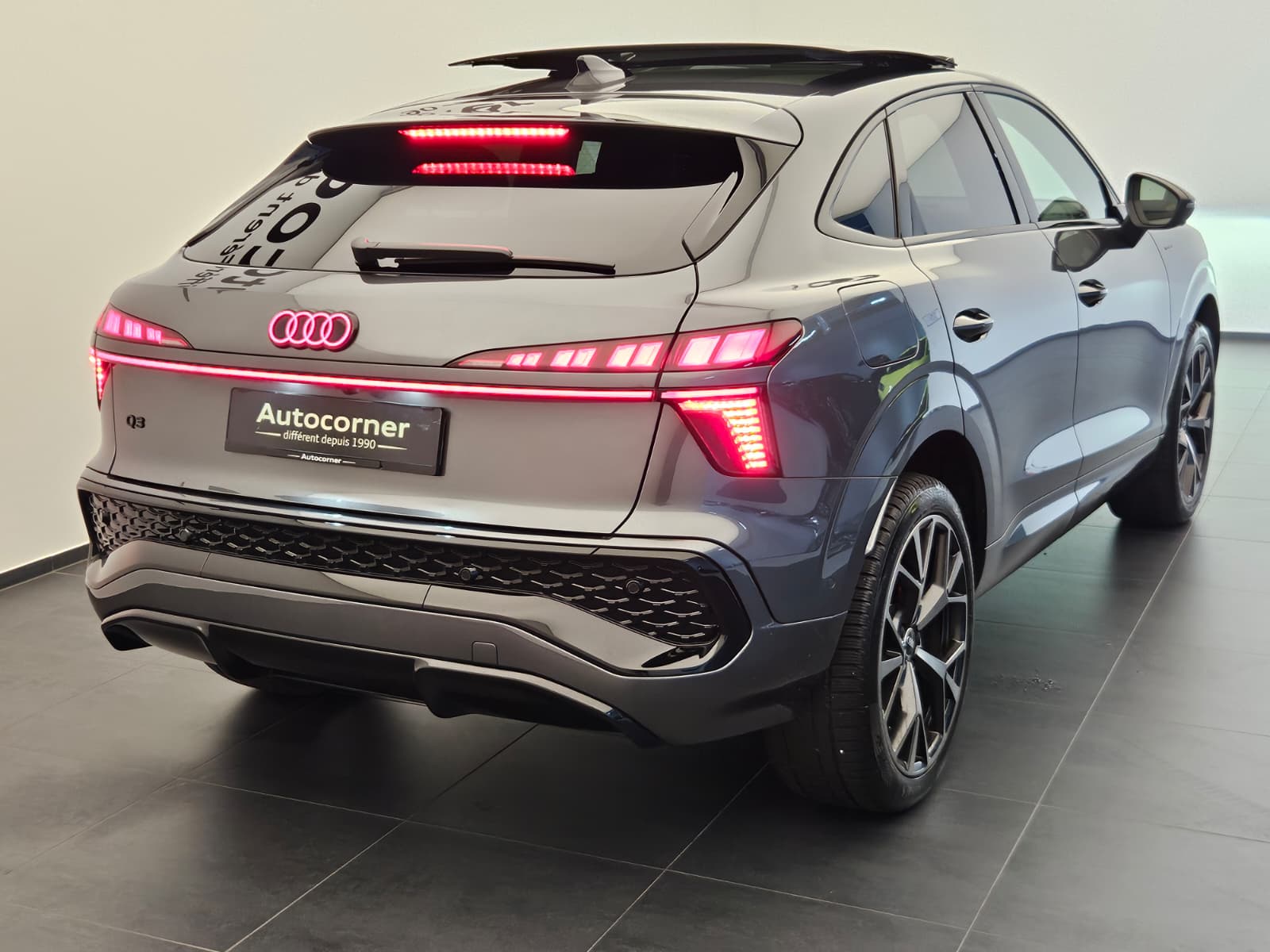 AUDI Q3 Sportback e-hybrid 200 kW S tronig-image-6
