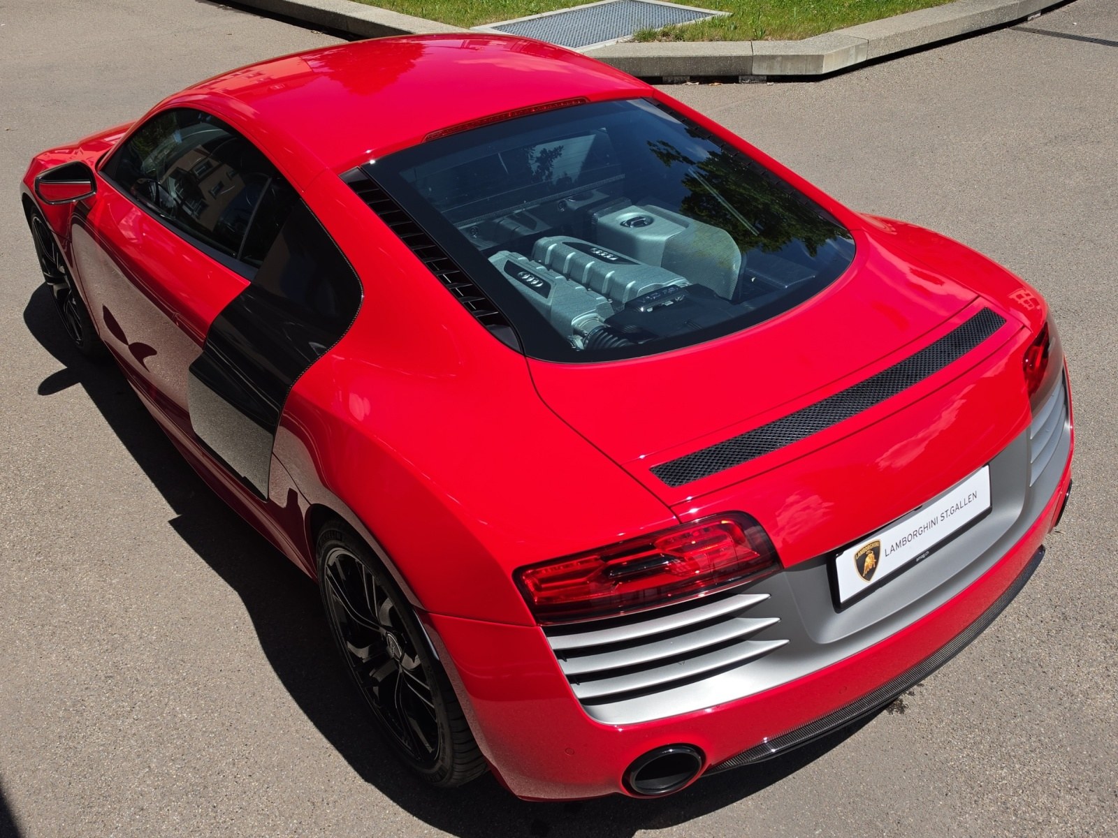 AUDI R8 Coupé 5.2 FSI V10 plus quattro S-Tr-image-13