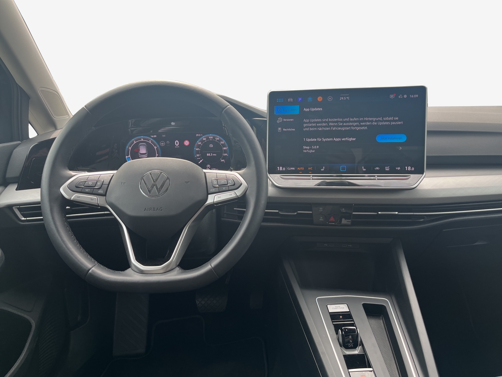 VW Golf 1.5 e TSI mHEV Life DSG-image-8