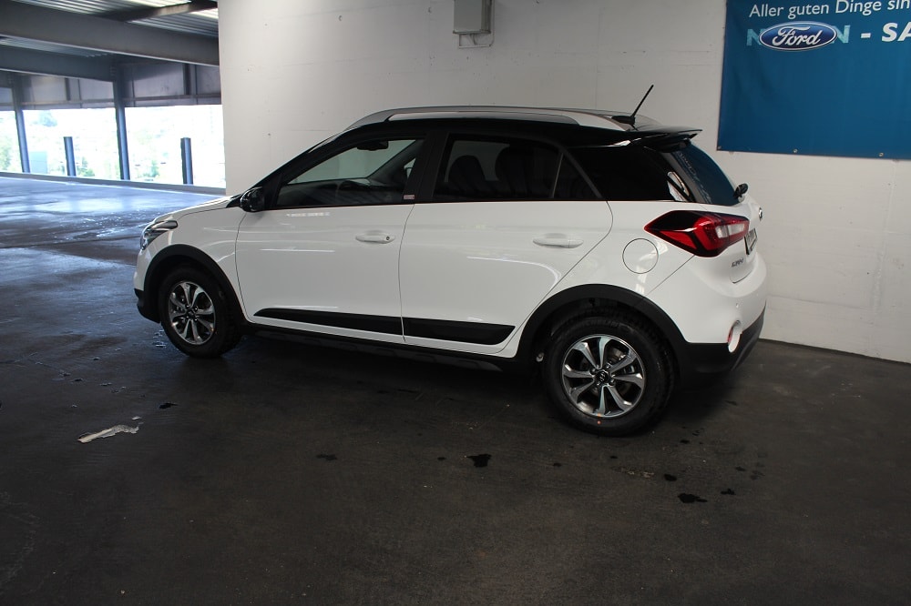 HYUNDAI i20 1.0 T-GDi Amplia-image-3