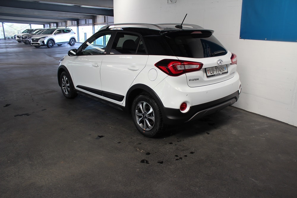 HYUNDAI i20 1.0 T-GDi Amplia-image-4