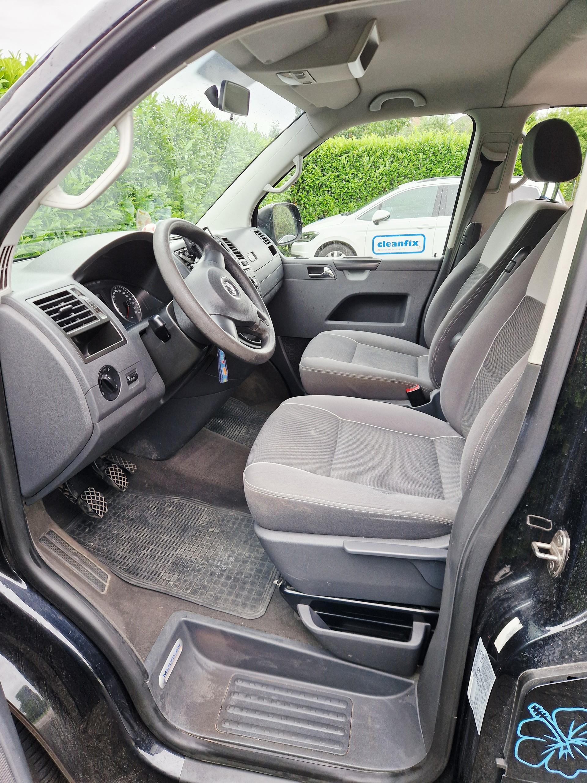 VW 2.0 TDI 102 Startline-image-4