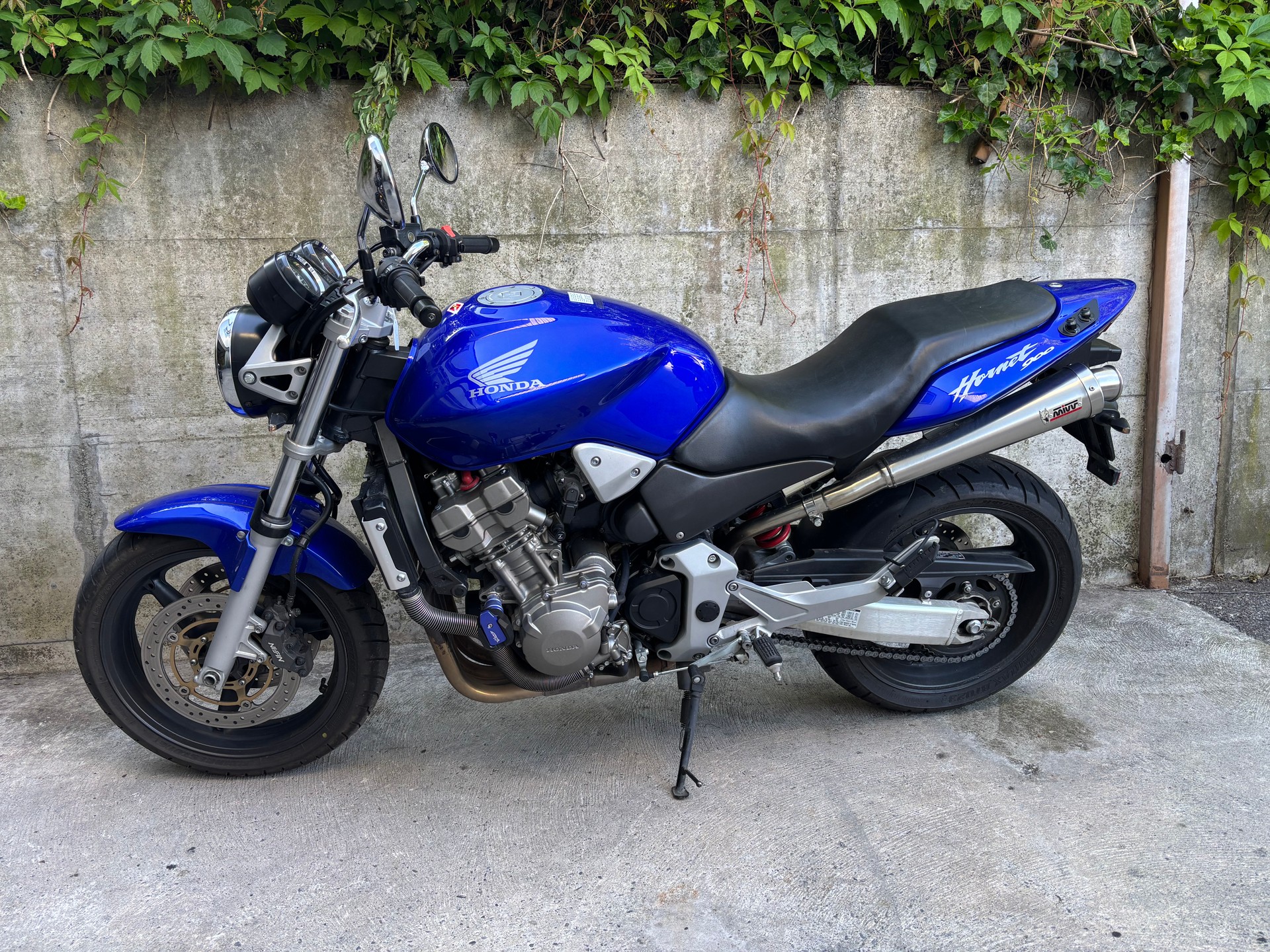 HONDA CB 900 F Hornet-image-1