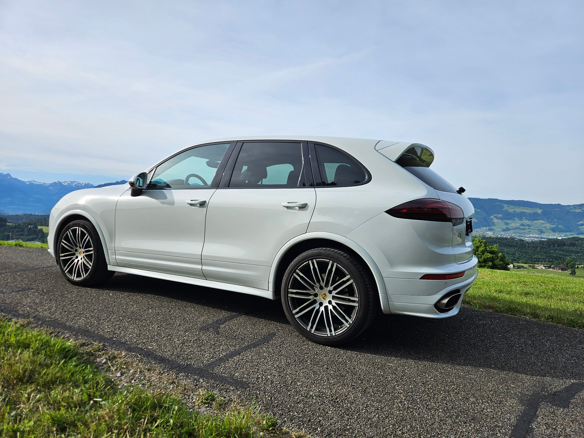 PORSCHE CAYENNE 3.0 V6 TDI Facelift mit AHK 3.5T (ab MFK 12.06.26)-image-4