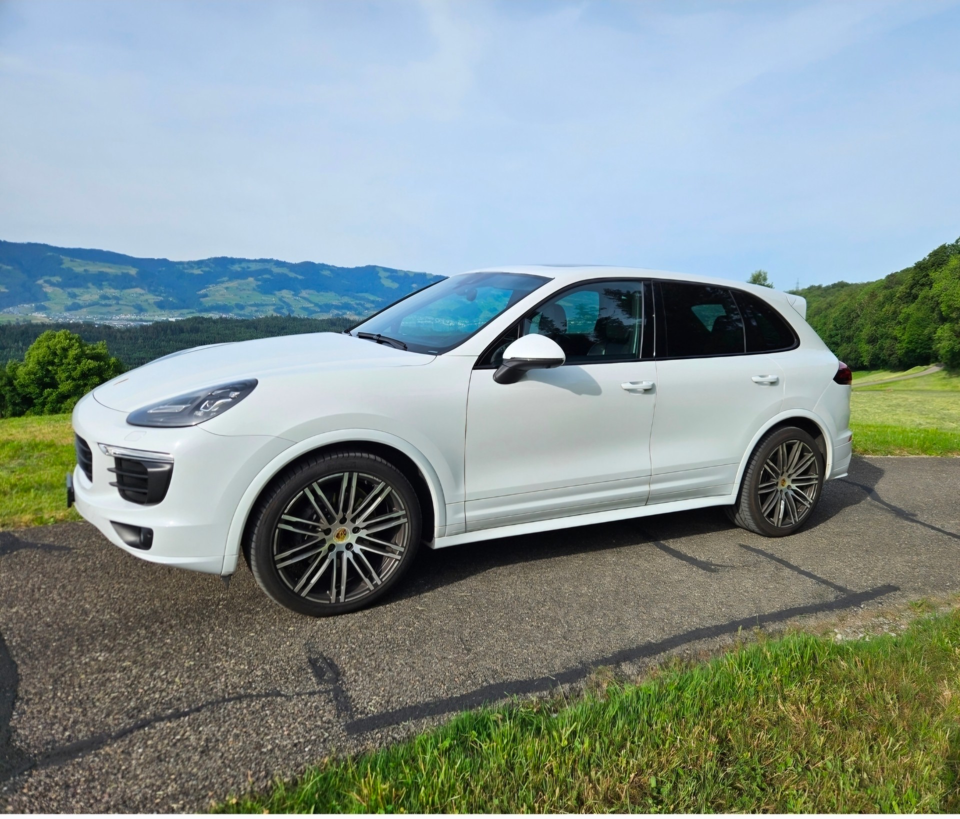 PORSCHE CAYENNE 3.0 V6 TDI Facelift mit AHK 3.5T (ab MFK 12.06.26)-image-0