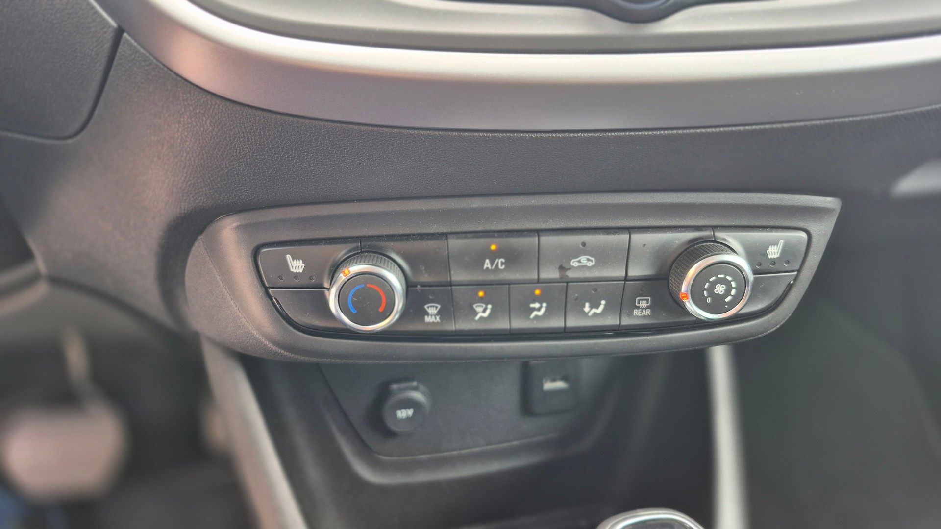 OPEL Crossland X 1.2i TP Enjoy Automatik-image-10