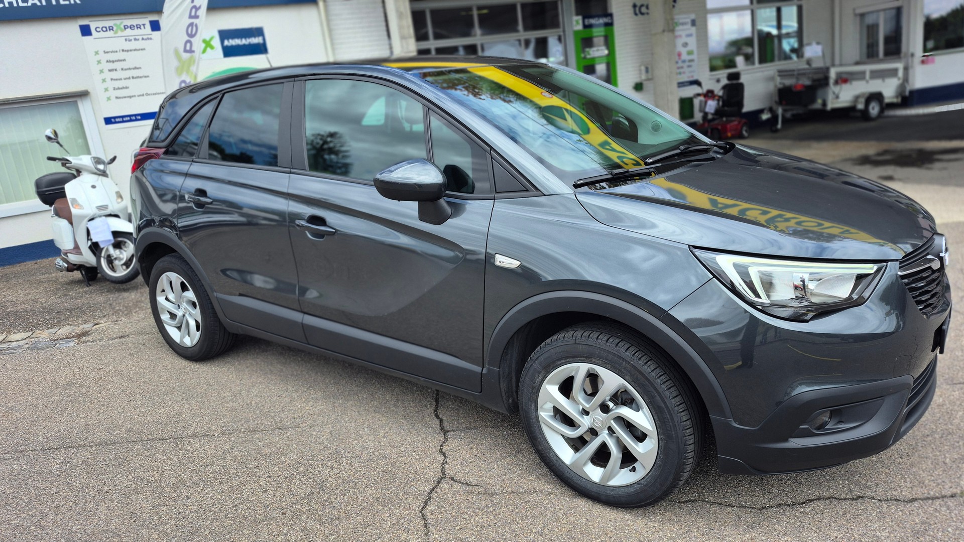 OPEL Crossland X 1.2i TP Enjoy Automatik-image-1