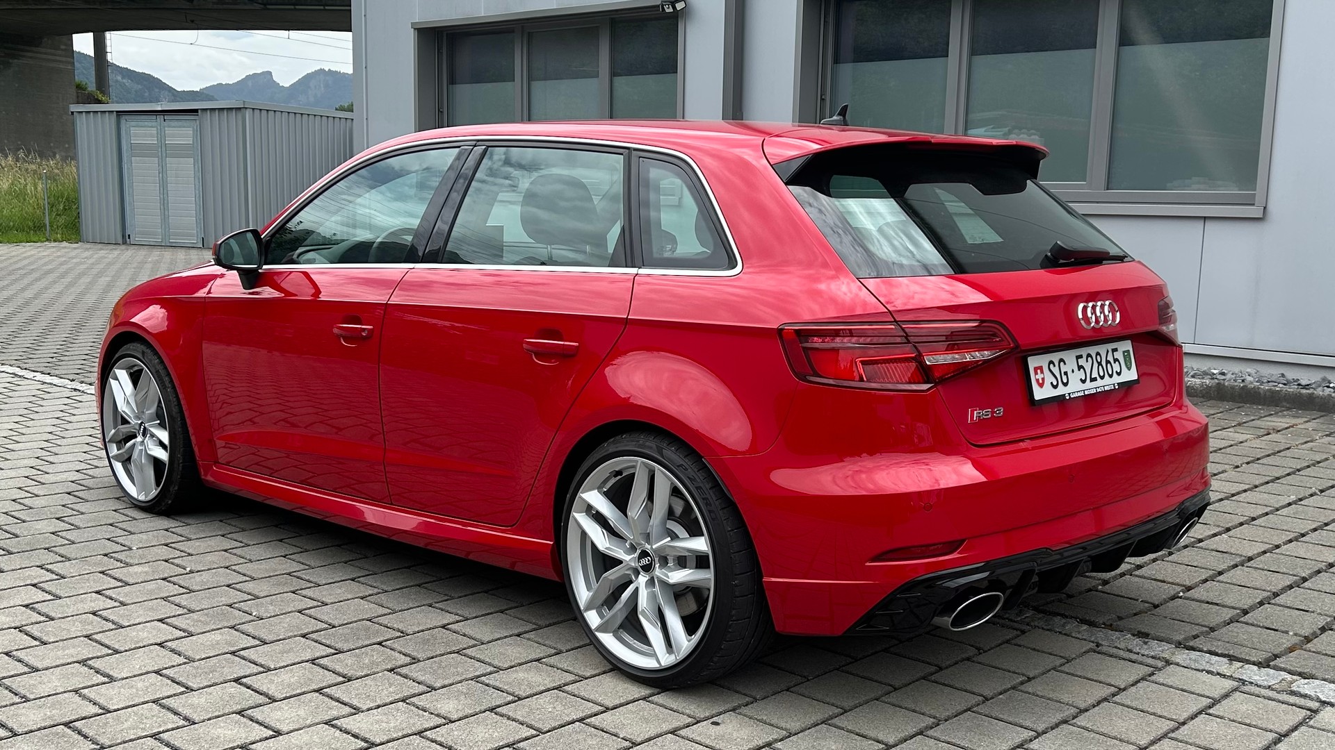 AUDI 2.5 T FSI quattro S-Tronic-image-2