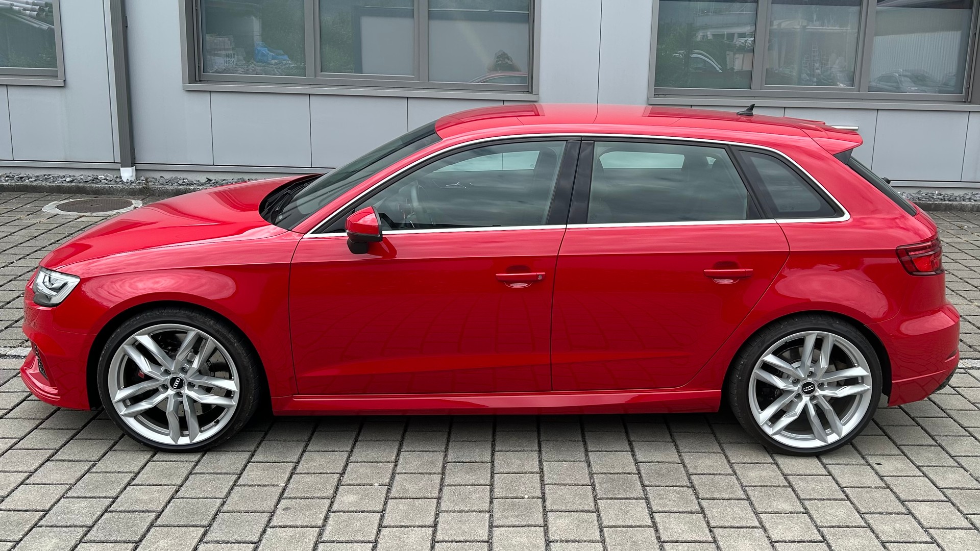 AUDI 2.5 T FSI quattro S-Tronic-image-7