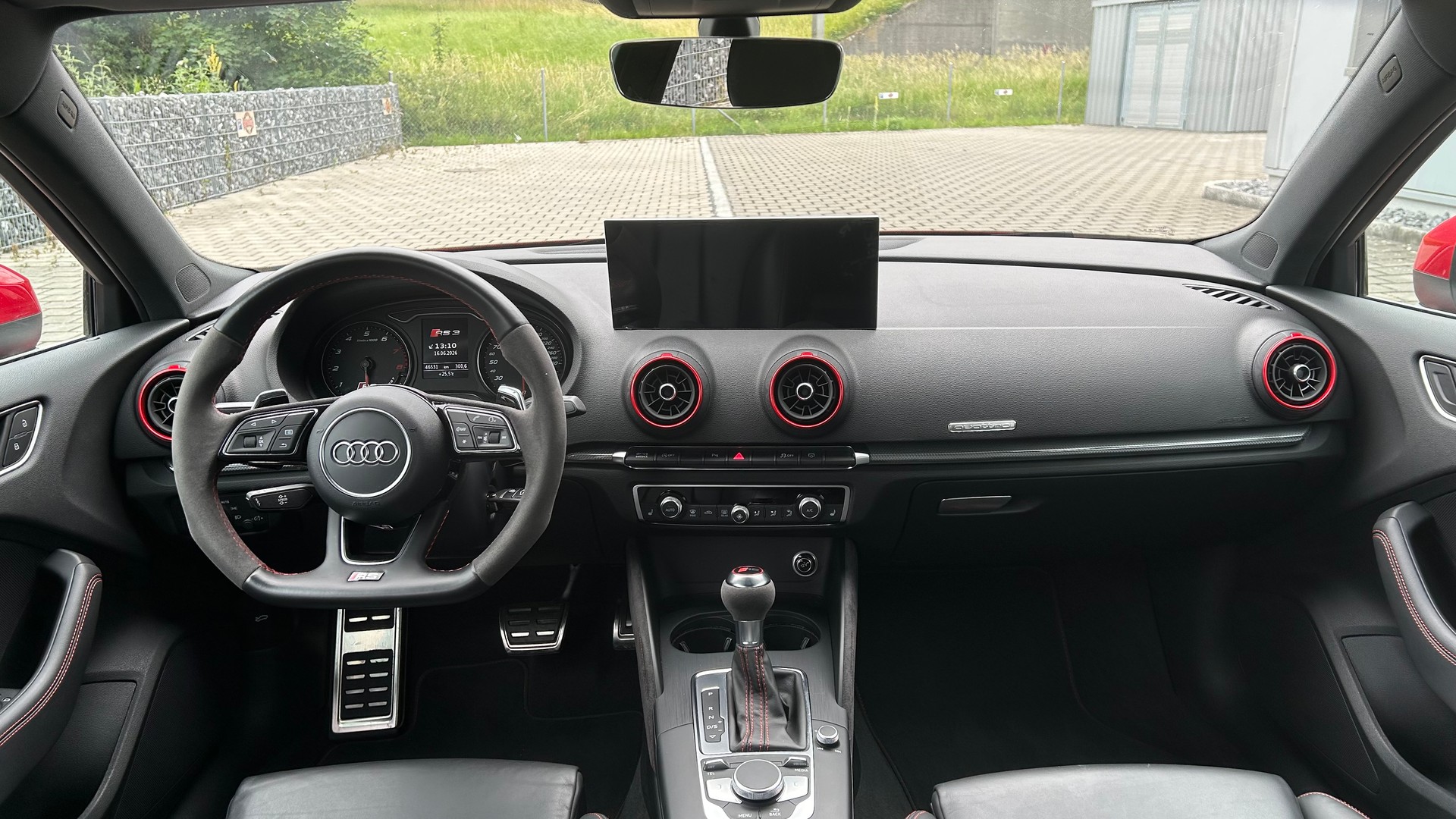 AUDI 2.5 T FSI quattro S-Tronic-image-13