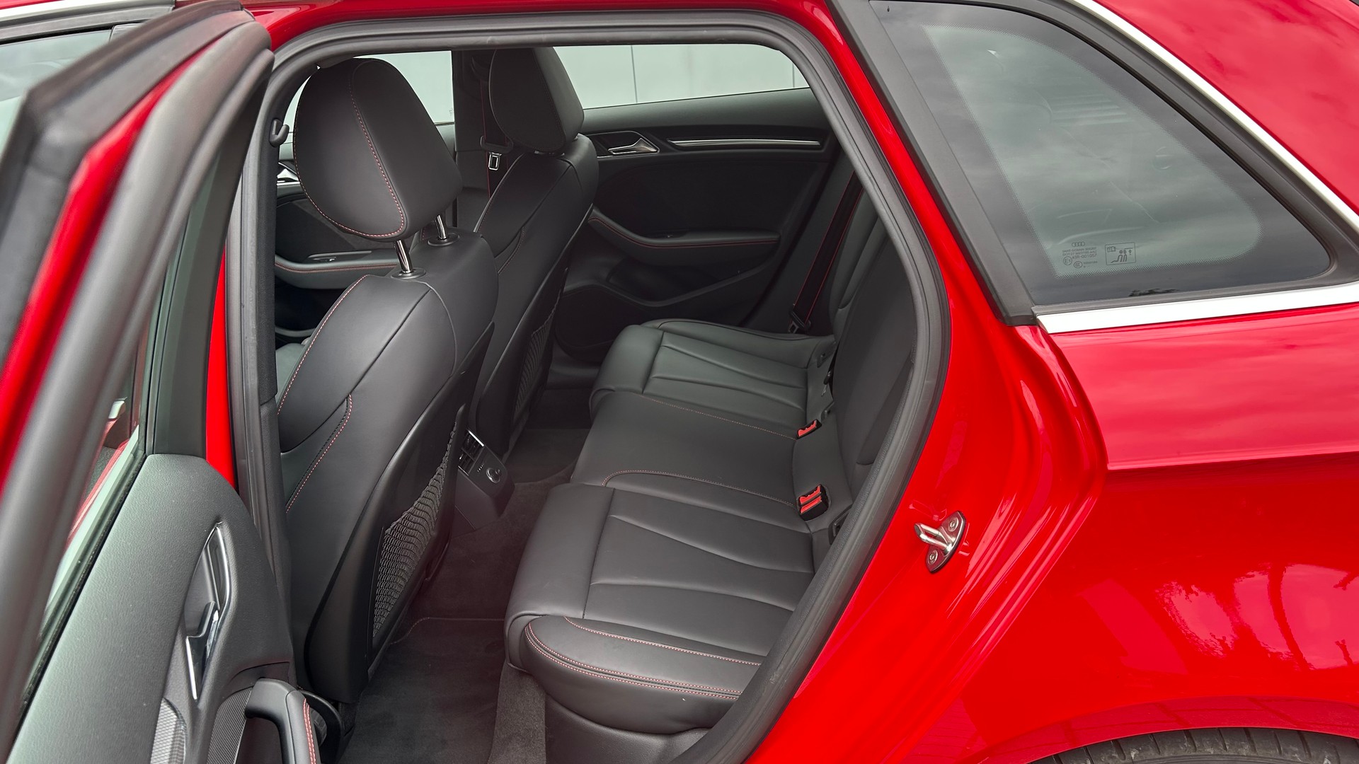 AUDI 2.5 T FSI quattro S-Tronic-image-15