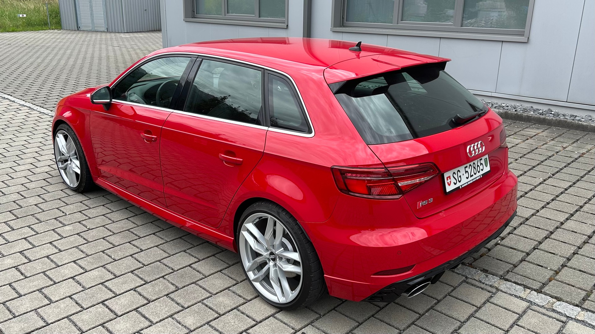 AUDI 2.5 T FSI quattro S-Tronic-image-8