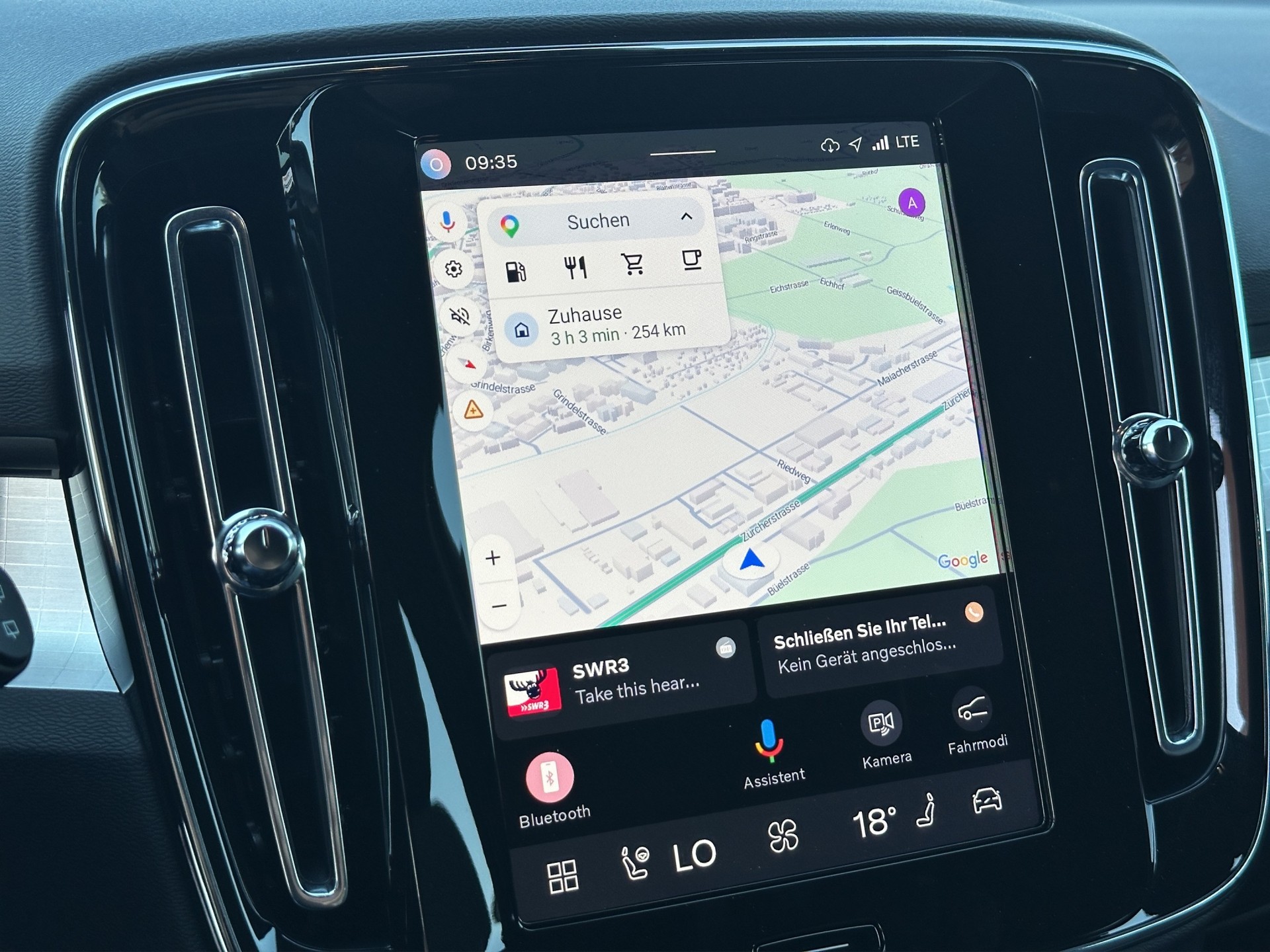 VOLVO XC40 B3 Benzin Mild Hybrid Plus Black Edition-image-11