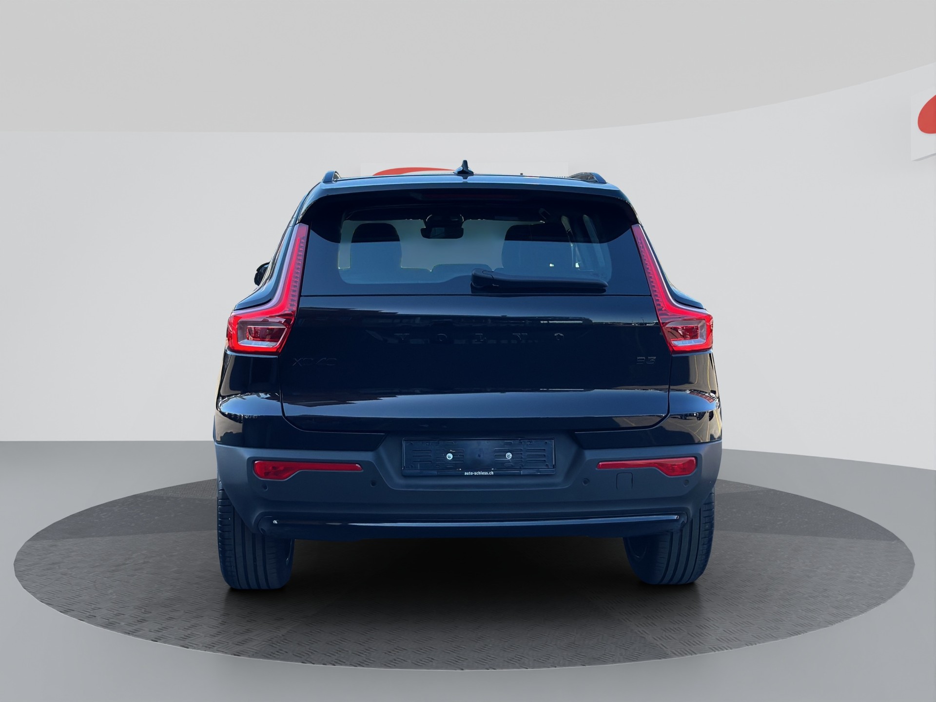 VOLVO XC40 B3 Benzin Mild Hybrid Plus Black Edition-image-3
