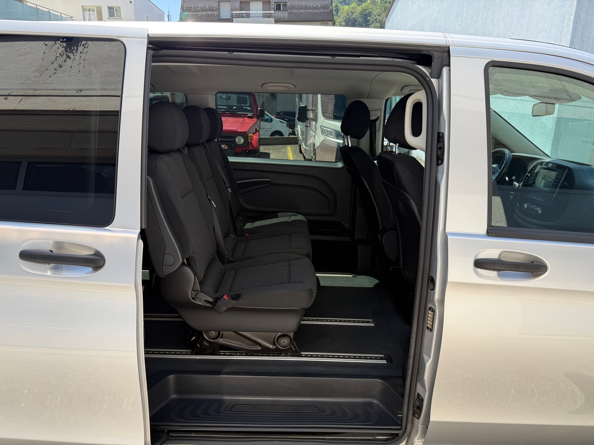 MERCEDES-BENZ Vito 116 CDI Lang Pro Tourer 4Matic 9G-Tronic-image-25