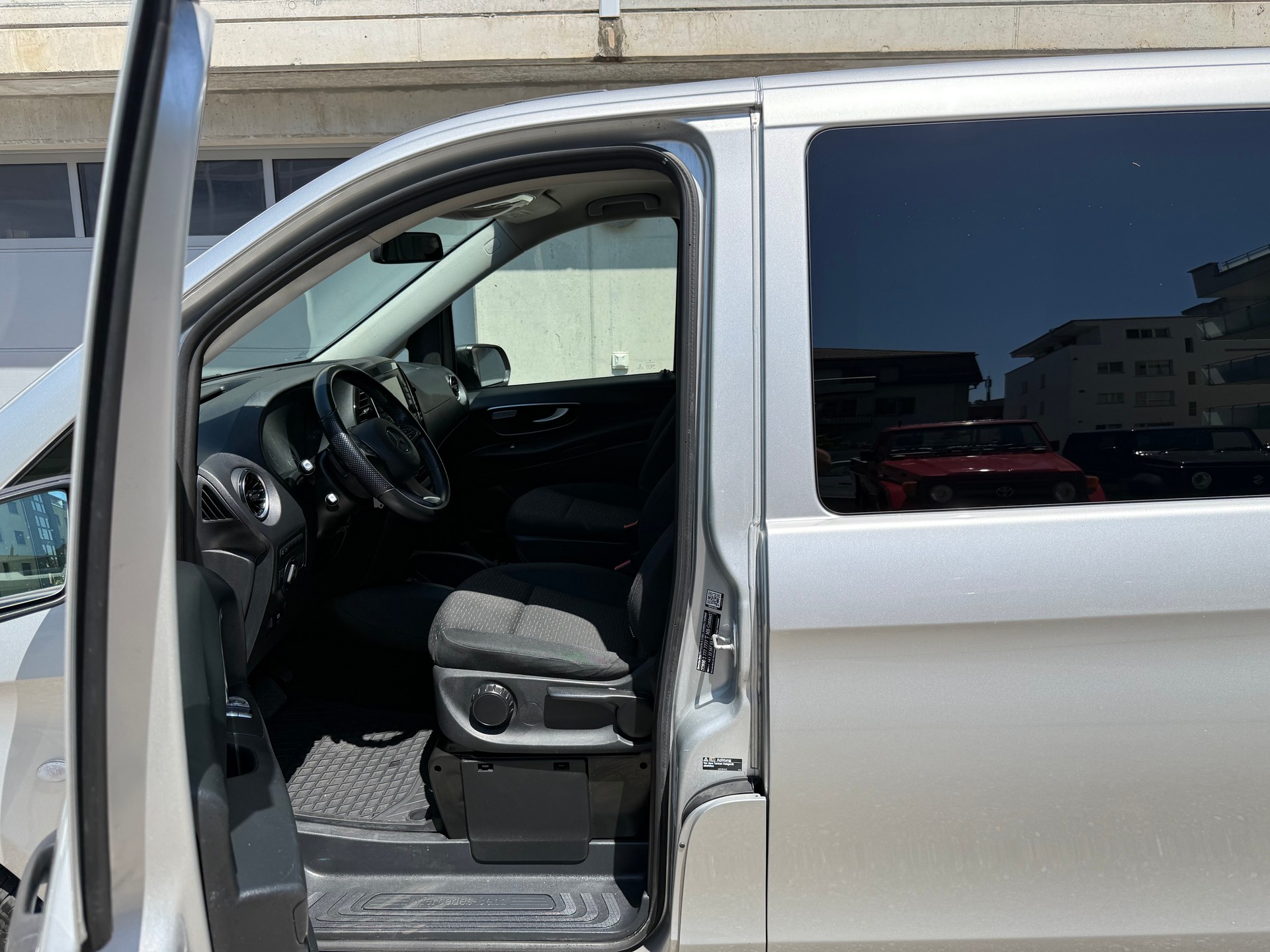 MERCEDES-BENZ Vito 116 CDI Lang Pro Tourer 4Matic 9G-Tronic-image-9