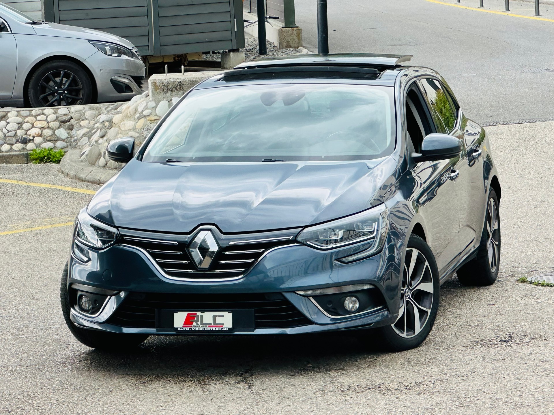 RENAULT Mégane 1.2 16V Turbo Zen-image-1