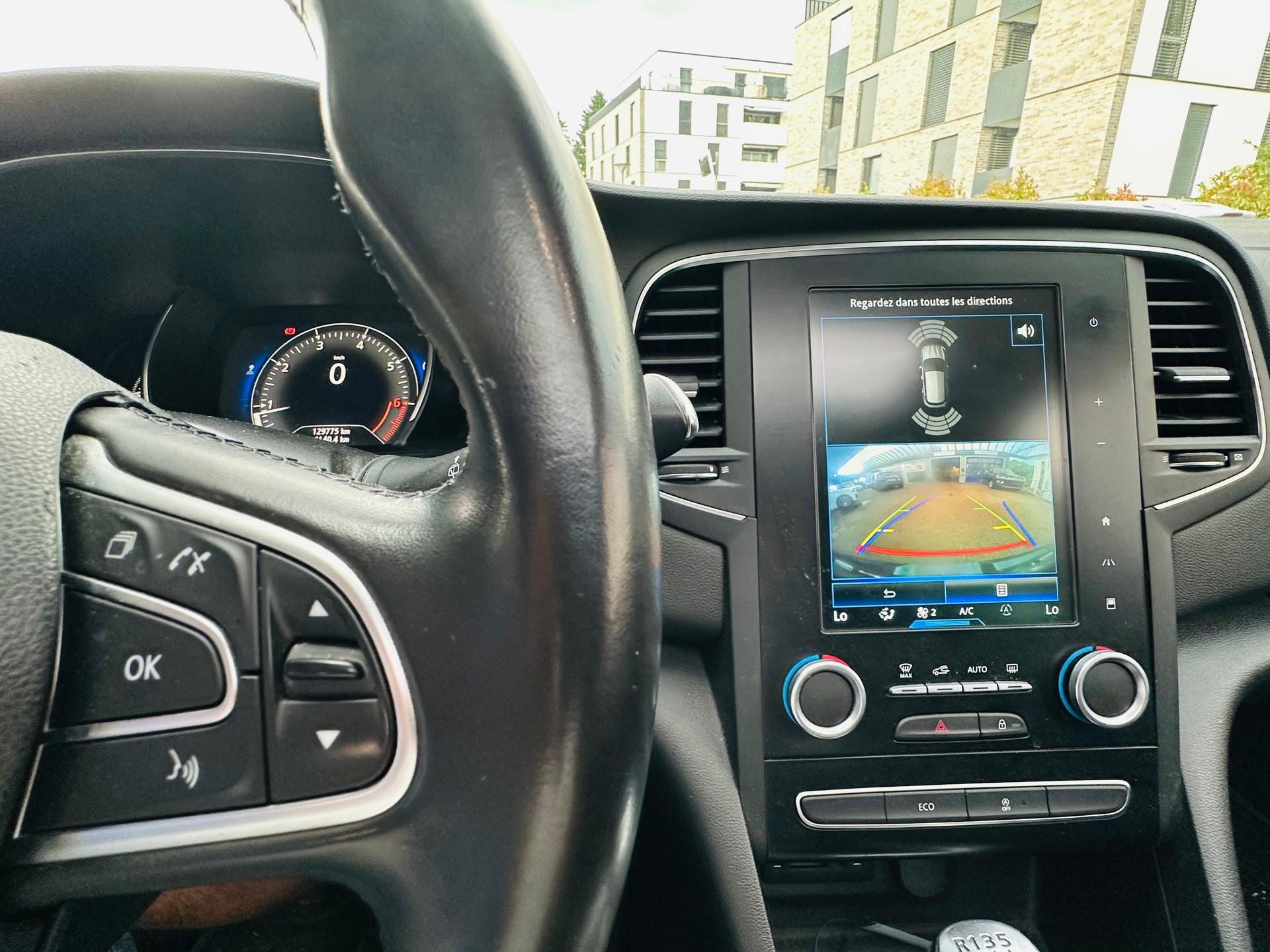 RENAULT Mégane 1.2 16V Turbo Zen-image-12
