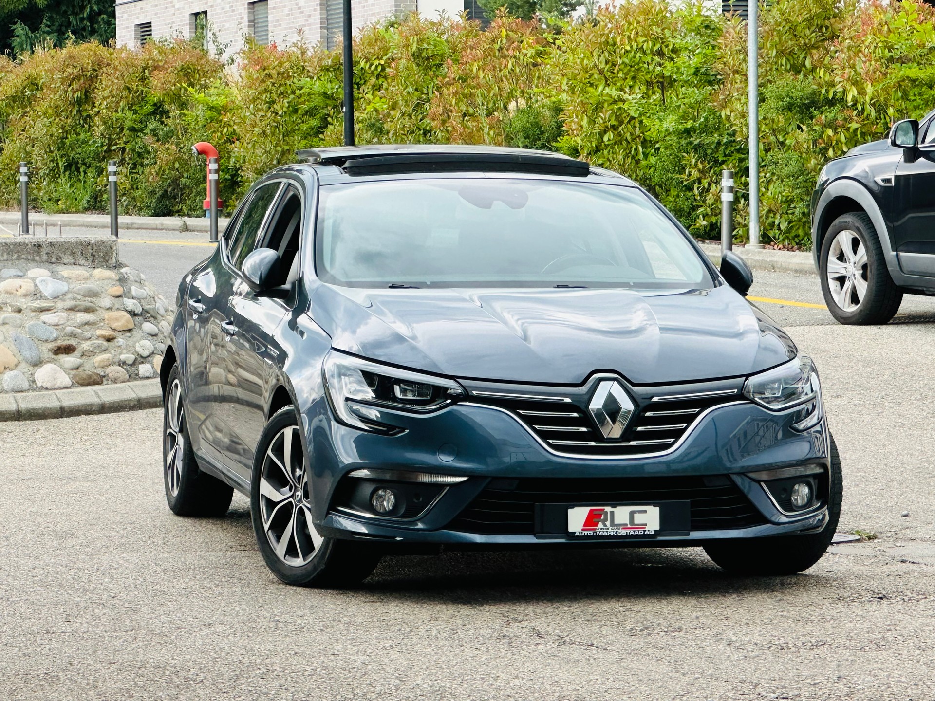 RENAULT Mégane 1.2 16V Turbo Zen-image-2