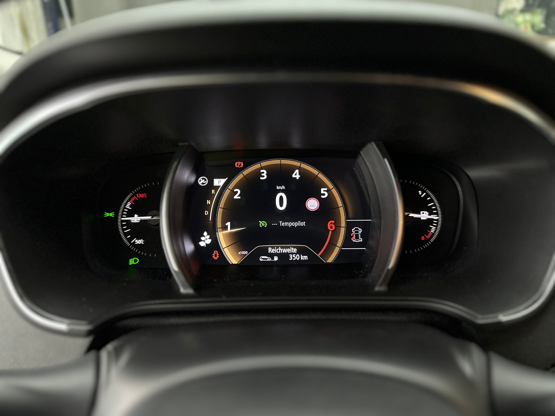 RENAULT Mégane 1.3 16V Turbo Zen EDC-image-11