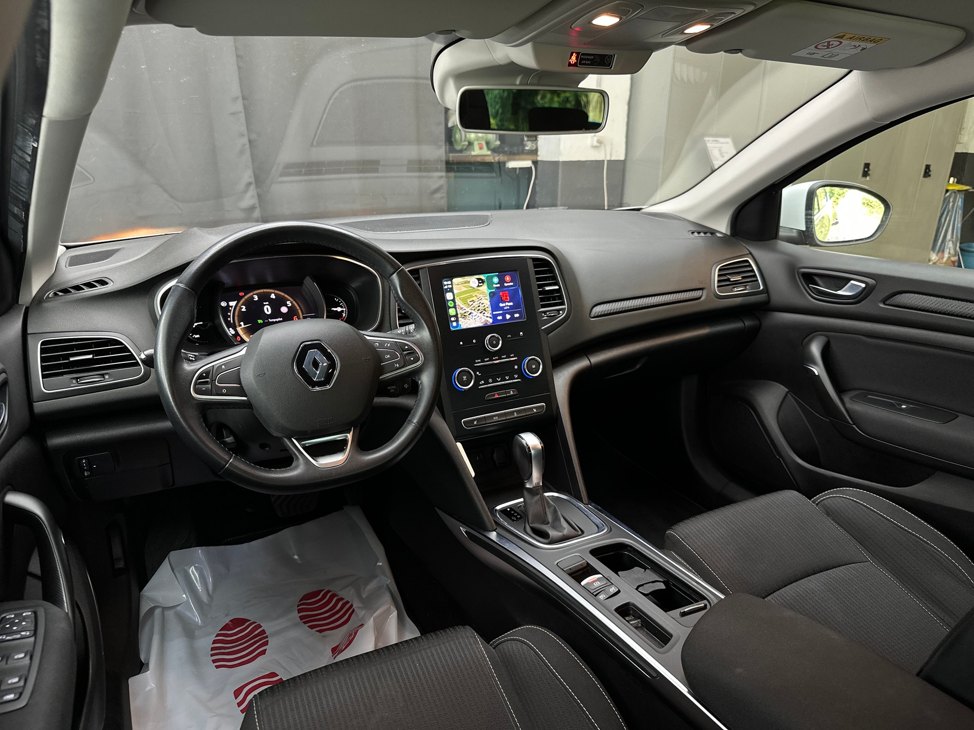 RENAULT Mégane 1.3 16V Turbo Zen EDC-image-7