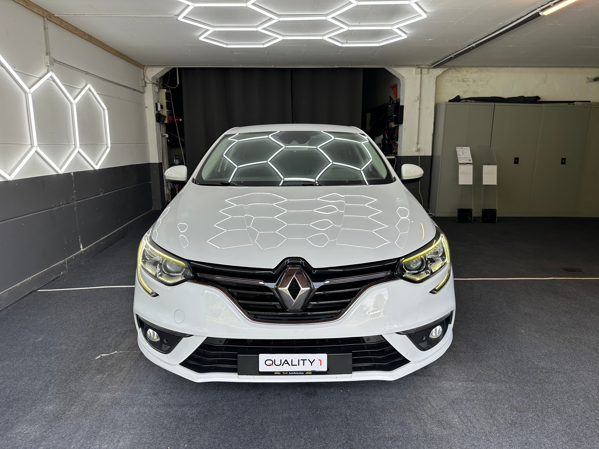 RENAULT Mégane 1.3 16V Turbo Zen EDC-image-2