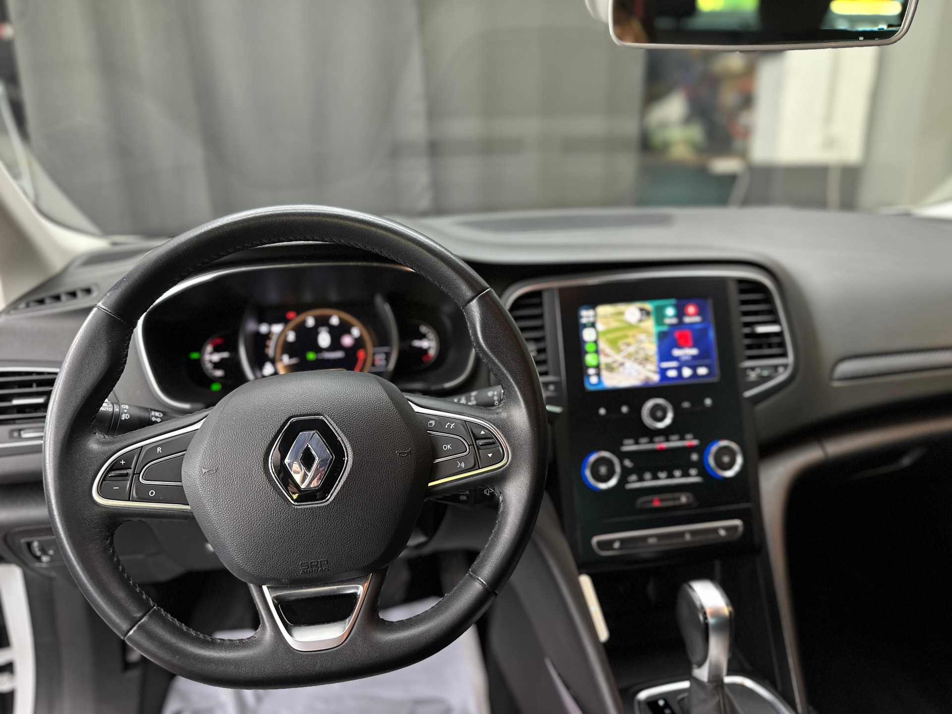 RENAULT Mégane 1.3 16V Turbo Zen EDC-image-8