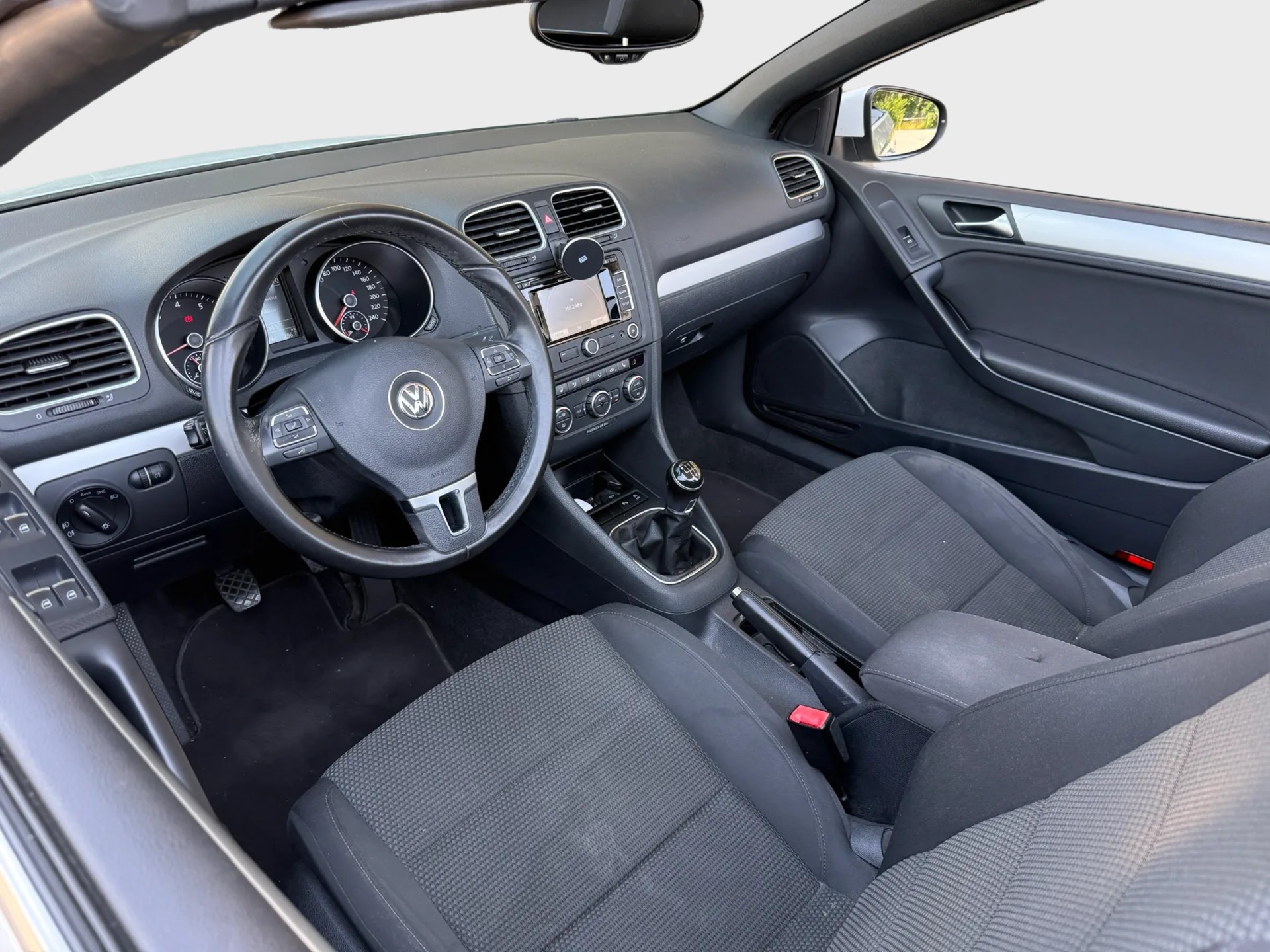 VW Golf Cabrio 1.2 TSI BlueMotion Technology-image-9