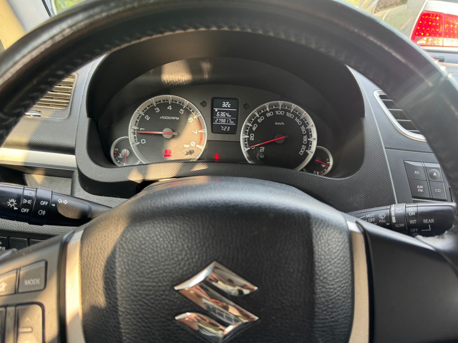 SUZUKI Swift 1.2i 16V GL Top 4x4-image-9