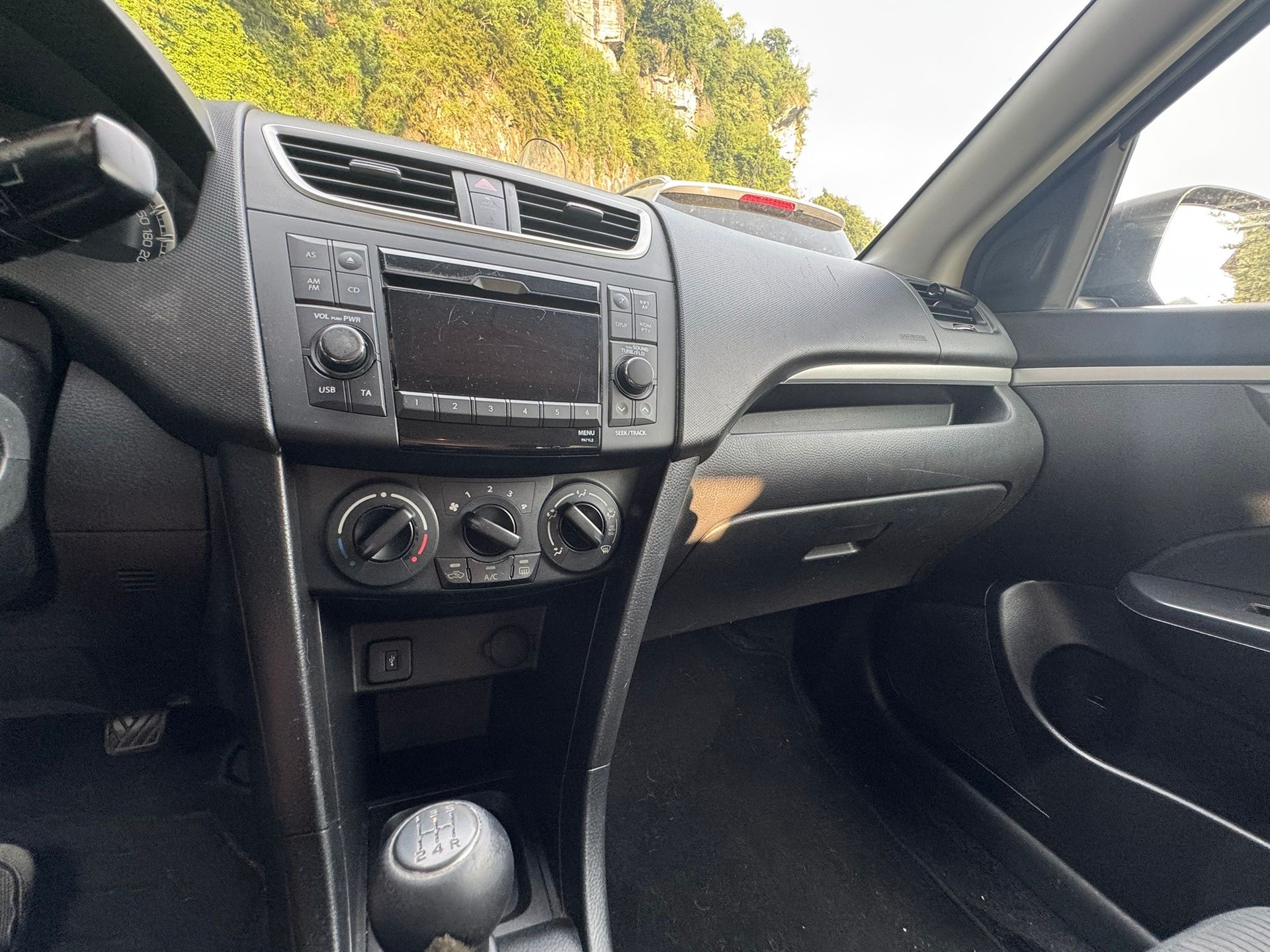 SUZUKI Swift 1.2i 16V GL Top 4x4-image-8