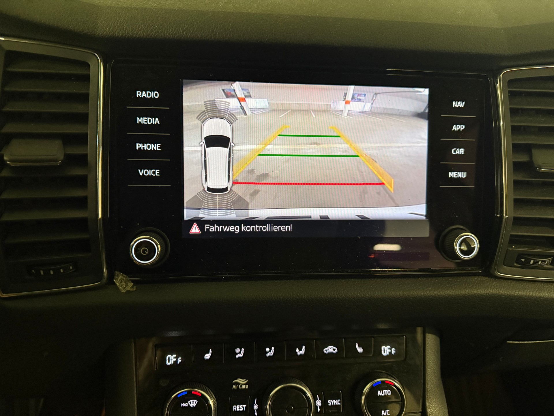 SKODA Kodiaq 2.0 TDI CR Ambition 4x4 DSG-image-15