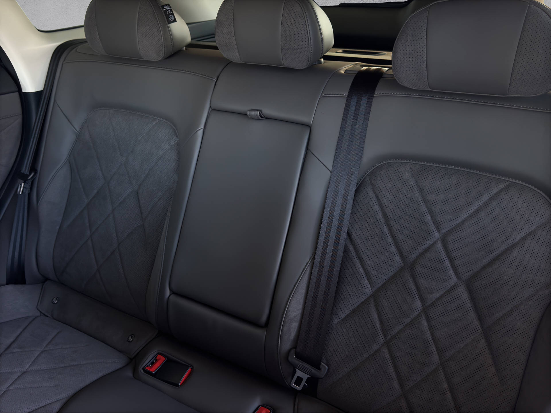 MG S6 EV 77 kWh Luxury 4WD-image-11