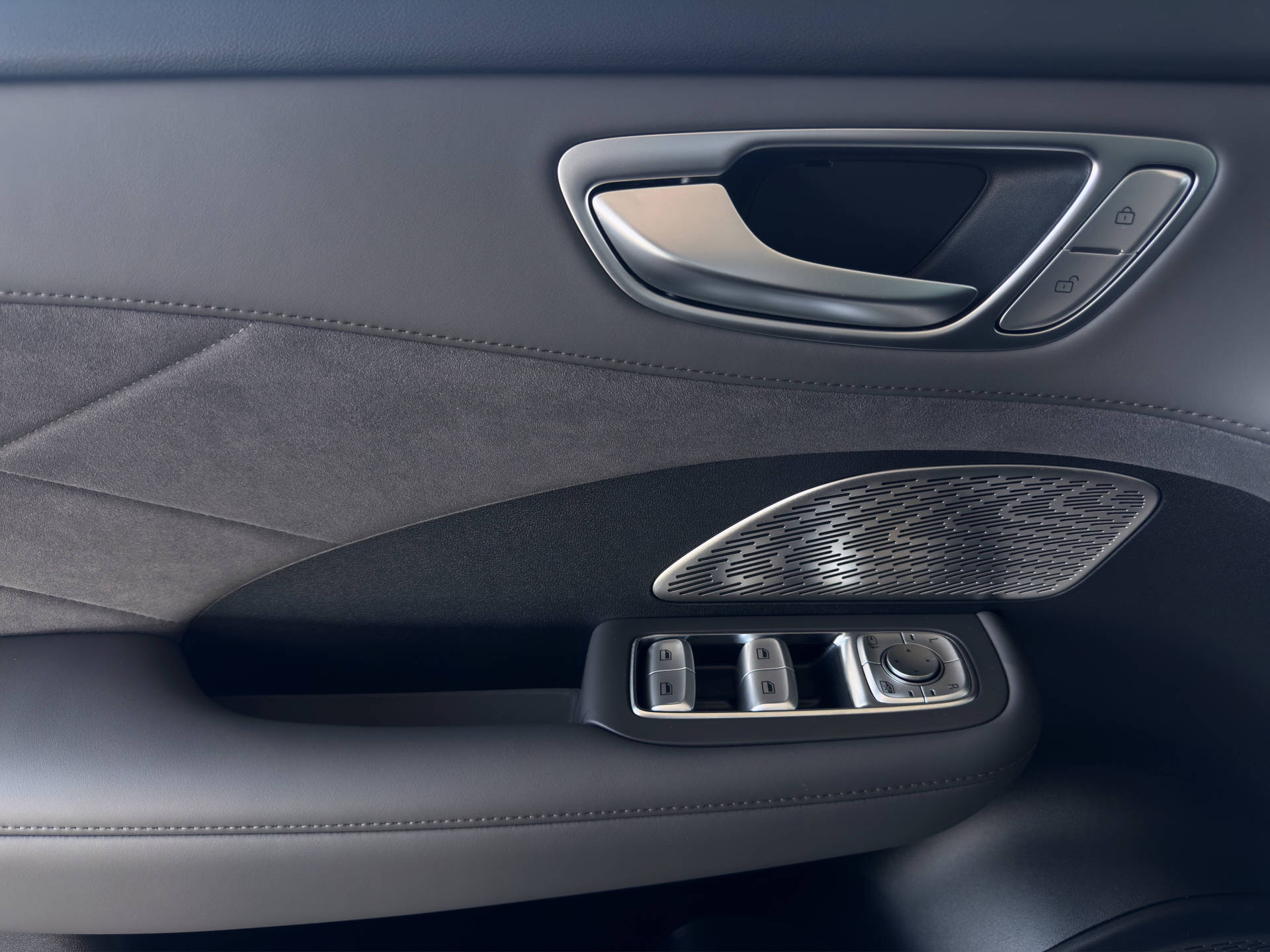 MG S6 EV 77 kWh Luxury 4WD-image-7