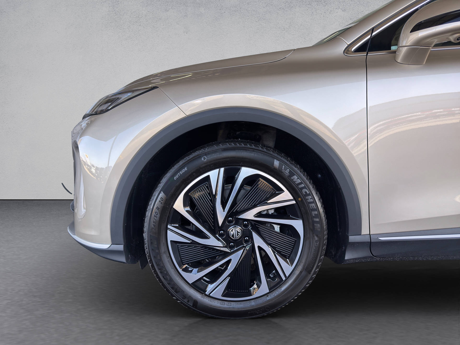 MG S6 EV 77 kWh Luxury 4WD-image-3