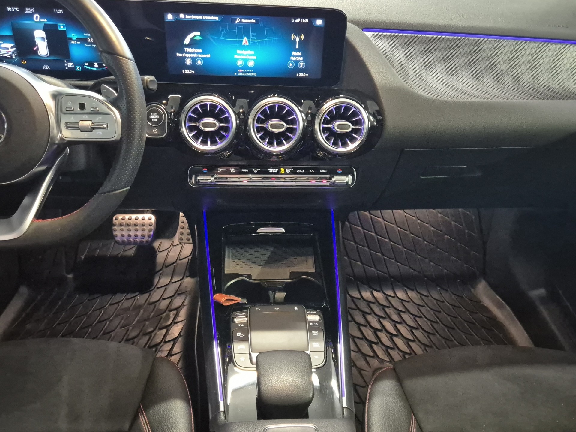 MERCEDES-BENZ GLA 250 4Matic AMG Line 8G-DCT-image-10