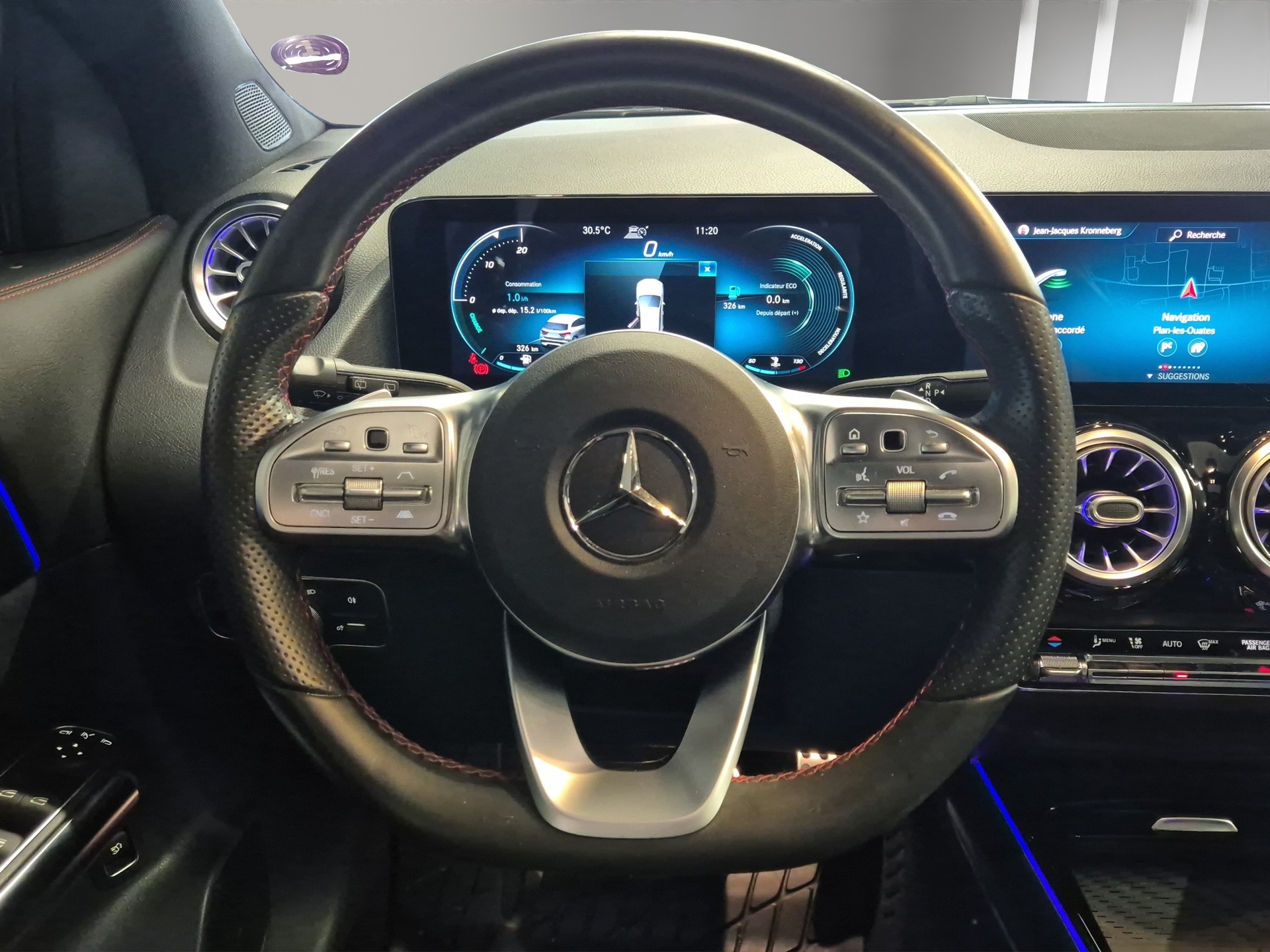 MERCEDES-BENZ GLA 250 4Matic AMG Line 8G-DCT-image-9