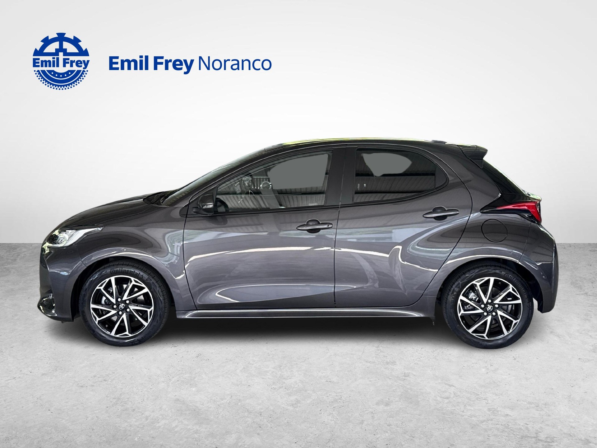 TOYOTA Yaris 1.5 VVT-i HSD Trend + Ruote invernali incluse-image-1