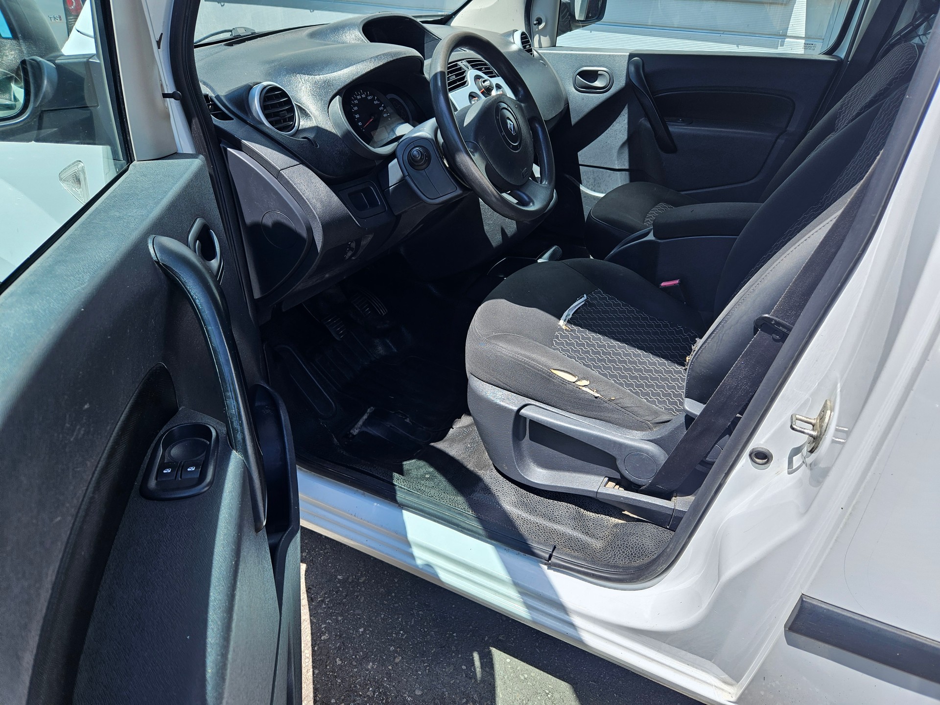 RENAULT Kangoo 1.6 105 Business-image-7