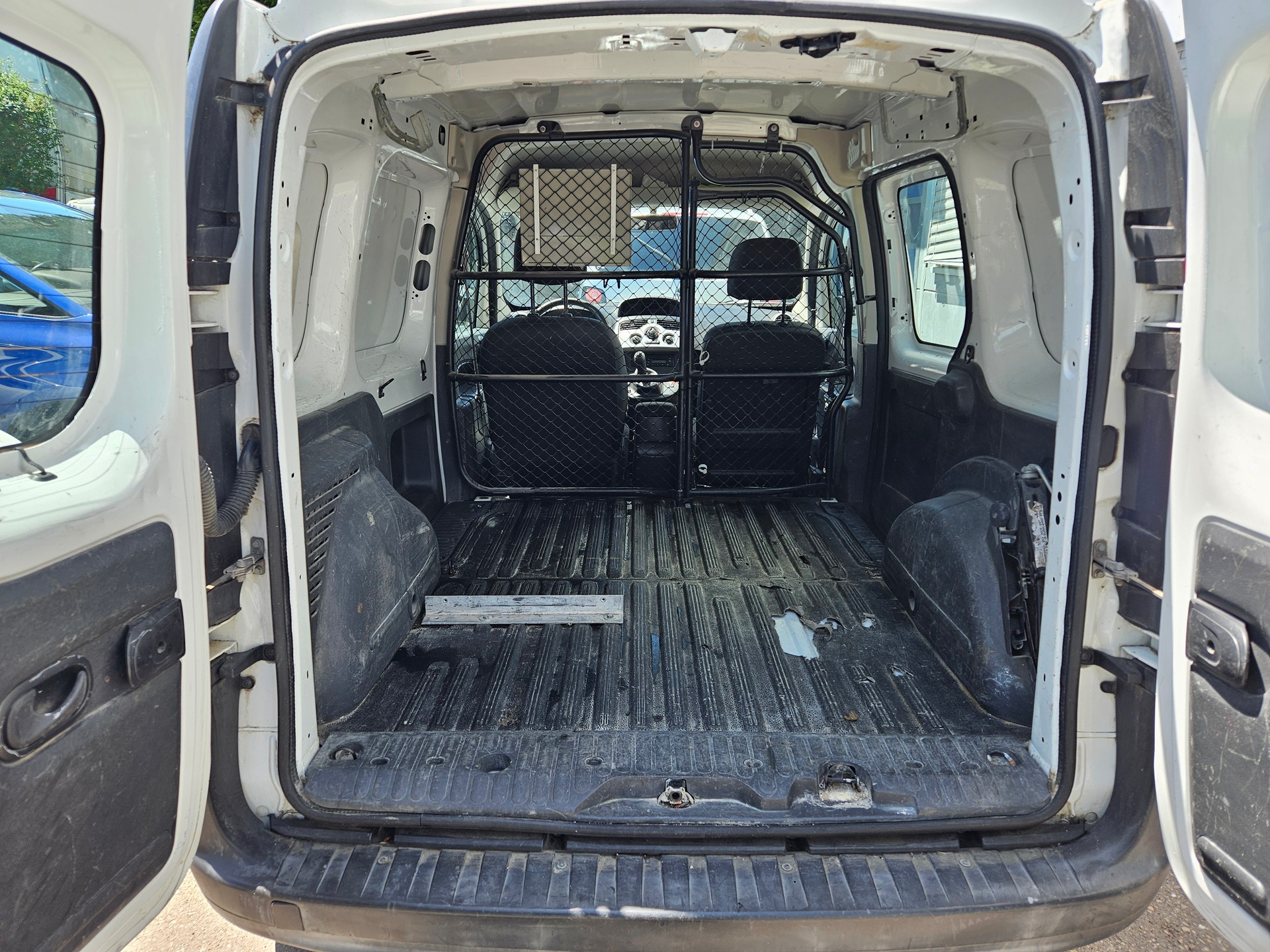 RENAULT Kangoo 1.6 105 Business-image-13