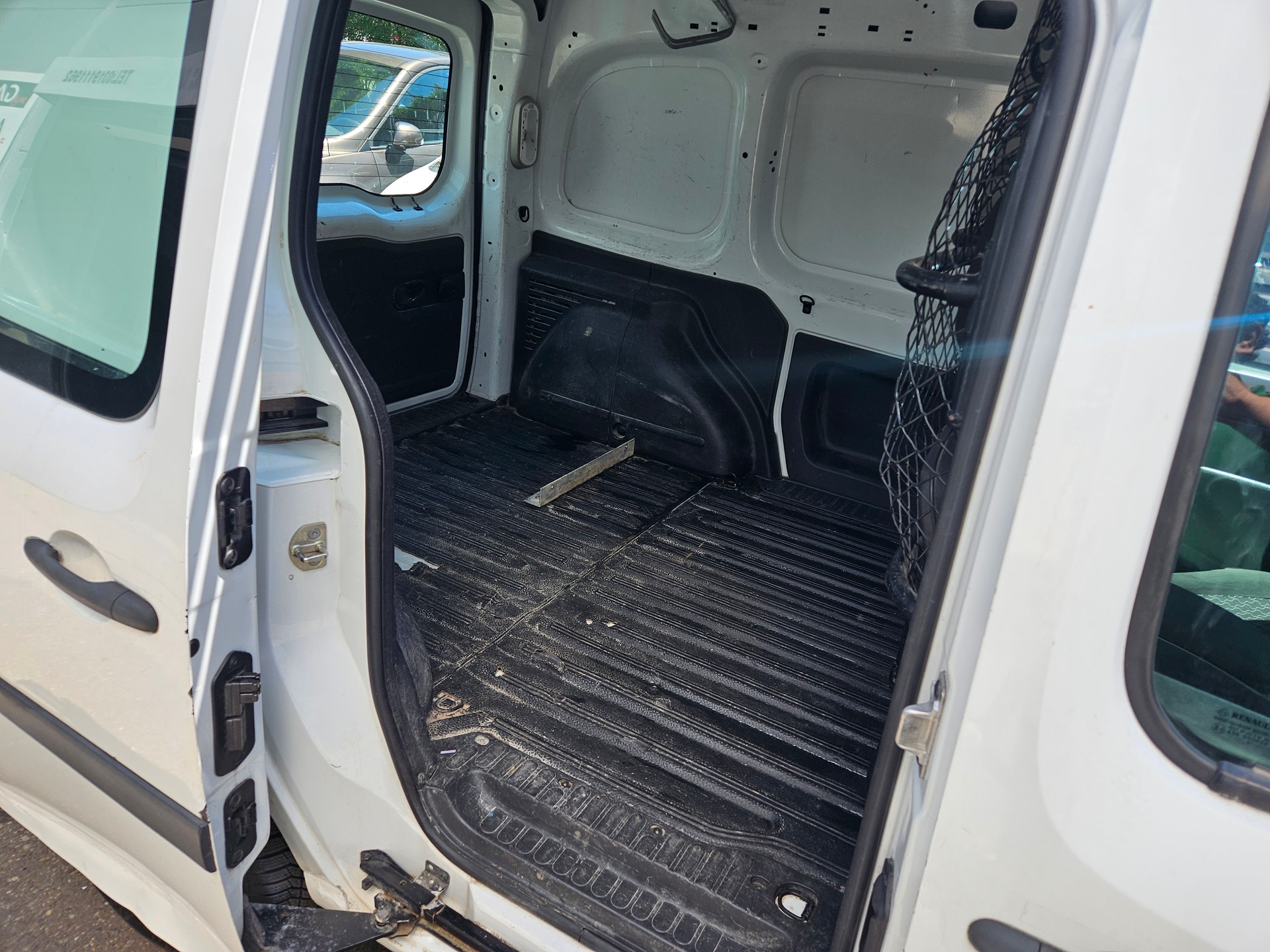RENAULT Kangoo 1.6 105 Business-image-12
