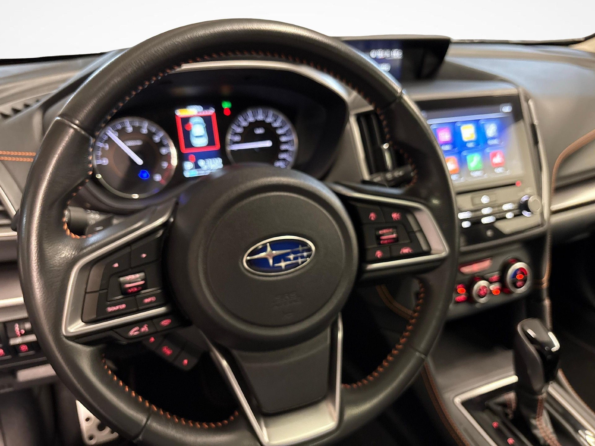 SUBARU XV 2.0i Luxury-image-13