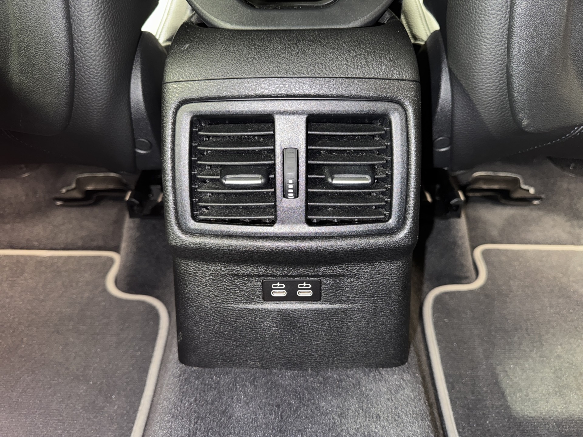 BMW X1 25i xDrive xLine-image-10